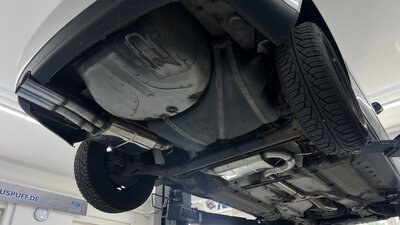 Fox Sportuitlaat Audi A4 B5 - Semi-uitlaatsysteem voor voorwielaandrijving, bestaande uit een achterdemper 2x80 type 10 en een voordemper.