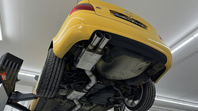Fox Sportuitlaat Audi S4 B5 achter- en voordemper 90 mm - 2x80 type 10 zijdelings geplaatst