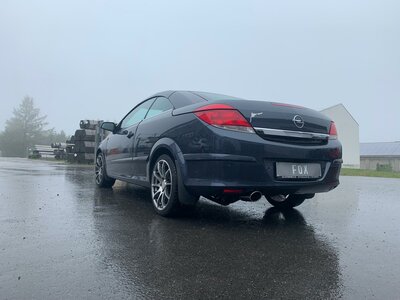 Fox Sportuitlaat Opel Astra H TwinTop met uitsparing voor de achterdemper aan &eacute;&eacute;n zijde - 115x85 Type 32