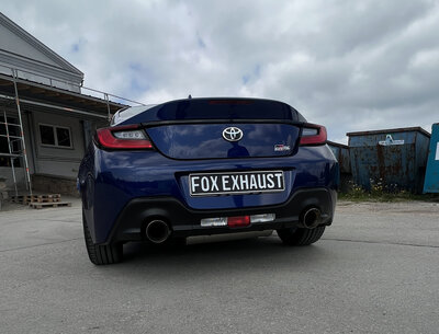 Fox Sportuitlaat Toyota GR86 achterdemper - 1x114 type 25 rechts/links met gekleurde rand