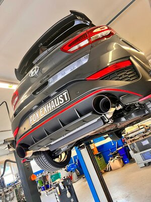Fox Sportuitlaat Hyundai i30N Facelift uitlaatpijpen geschikt voor de originele achterdemper - 1x130 Type 14 rechts/links met gekleurde rand