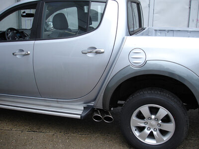 Fox Sportuitlaat Mitsubishi L200 Type KAOT Fourcap 4-deurs. Achterdemper zij-uitlaat - 2x115x85 Type 38