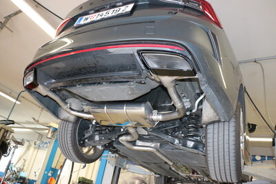 Fox Sportuitlaat Skoda Octavia NX RS iV achterdemper, rechter/linker uitlaat - komt uit in de originele uitlaatpijp met onderdeelnummer 5E3 253 681 B