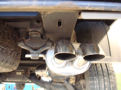 Fox Sportuitlaat VW Bus T5 open laadbak voorwielaandrijving achterdemper - 2x63 type 26