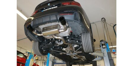 BMW F36 - 440i xDrive Grand Coupe - M-pakket einddemper dwars uitgang rechts/links - 1x100  25 rechts/links zwart ge&euml;mailleerd - met uitlaatklep  in de linker uitlaatpijp