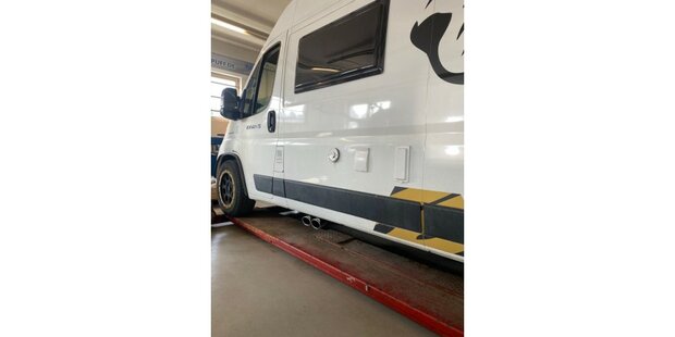 Fiat Ducato Wohnmobil uitlaat uitgang zur Fahrerseite - 2x115x85  38
