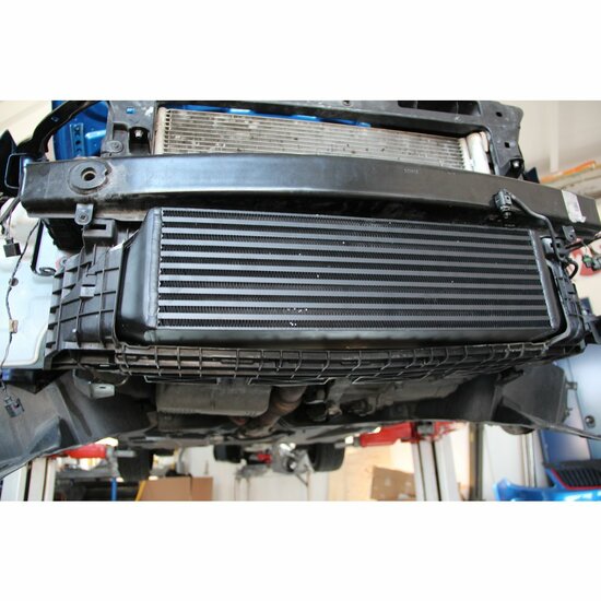 Optimaliseer de prestaties van uw Audi A1 1.4 TSI met onze Competition Intercooler Kit! </br>Als u op zoek bent naar een manier om de prestaties van uw Audi A1 1.4 TSI te verbeteren, dan is onze Competition Intercooler Kit de perfecte oplossing. Hier zijn