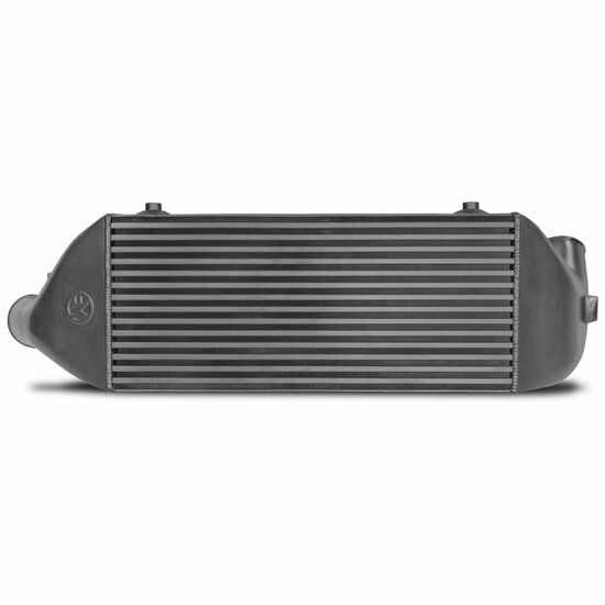 Ontketen de ware kracht van uw Audi S2/RS2 met onze Competition EVO2 Gen.2 intercoolerkit en kort inlaatspruitstuk!</br>Duik in een wereld van hoge prestaties met onze herziene Competition EVO2 Gen.2 intercoolerkit, speciaal ontworpen voor de Audi S2/RS2 