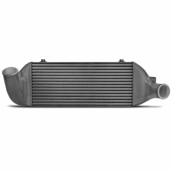 Competition EVO2 Gen.2 intercooler voor Audi S2/RS2 met kort inlaatspruitstuk</br>Beschrijving:De Competition EVO2 Gen.2 intercooler voor Audi S2/RS2 met kort inlaatspruitstuk biedt een innovatieve oplossing om de prestaties en effici&euml;ntie van uw voertui