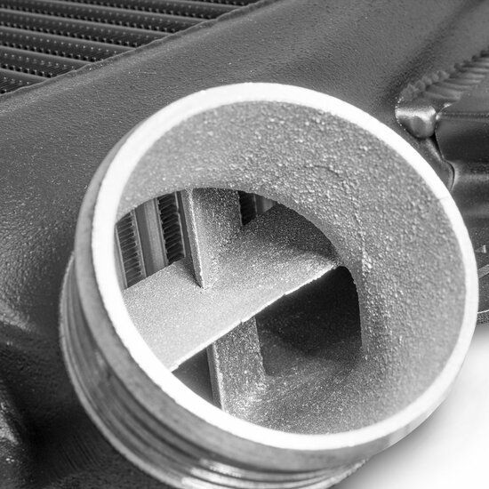 Competition Intercooler Kit EVO3 voor Audi TTRS 8J nu verkrijgbaar met T&Uuml;V-certificaat en twee verschillende intercoolerkernoptiesBelangrijke opmerking:</font> b> We raden aan om de standaardversie te gebruiken voor vermogenstoepassingen tot 600 pk en de