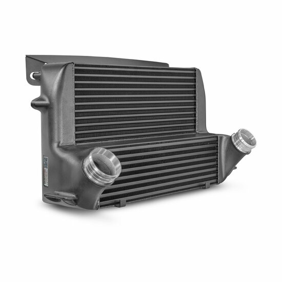 Ervaar de ultieme prestatie-upgrade met onze hoogwaardige intercooler voor de BMW 335i en 435i. </br>Deze indrukwekkende intercooler zet nieuwe normen en is speciaal ontworpen om te voldoen aan de hoge eisen van de grote tuningniveaus. Met de kernafmeting