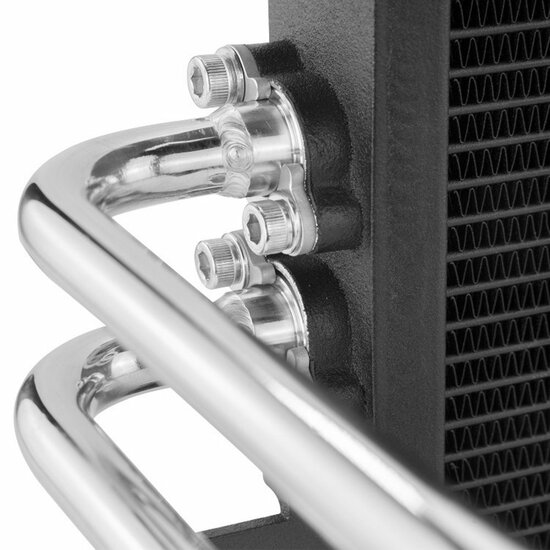 Wagner Tuning Competition transmissieoliekoelerset voor BMW M3/M4 G8X S58</br>Let op: alleen voor auto's met automatische versnellingsbak!Beschrijving: >Optimaliseer de prestaties en betrouwbaarheid van uw BMW M3/M4 G8X S58 met de Wagner Tuning Competitio