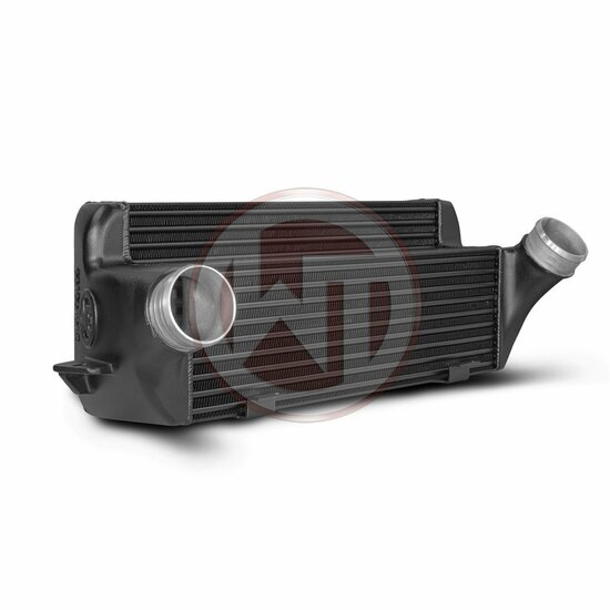 Verbeter de prestaties van uw BMW Z4 Drive 35i met onze Wagner Tuning Competition Intercooler Kit EVO 2! </br>Uw BMW Z4 Drive 35i verdient alleen de beste prestatie-upgrades, en onze Competition Intercooler Kit EVO 2 zorgt ervoor dat uw voertuig precies d