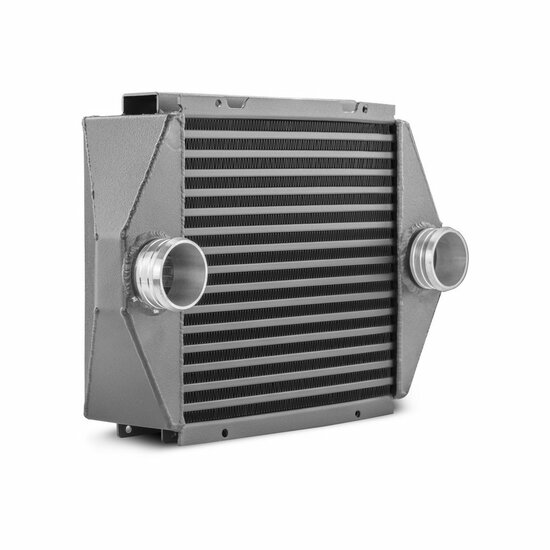 Maximale prestaties en koeling - De krachtige inlaatluchtkoeler van Wagner Tuning. </br>Wilt u de prestaties van uw voertuig naar een hoger niveau tillen? Onze hoogwaardige intercooler is het antwoord. Ontworpen voor liefhebbers die op zoek zijn naar bete