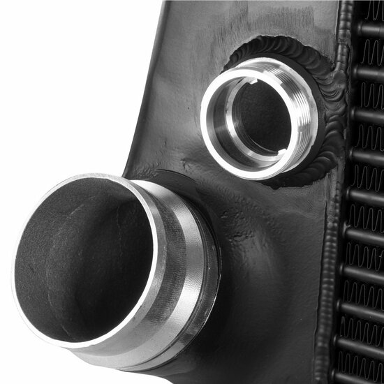 Revolutionaire upgradekit voor intercooler voor Ford F-150 (2011-2014) - Prestaties opnieuw gedefinieerd! </br>Verhoog het vermogen en de effici&euml;ntie van uw Ford F-150 (2011-2014) met onze geavanceerde intercooler-upgradekit. Deze kit zet de norm voor pr