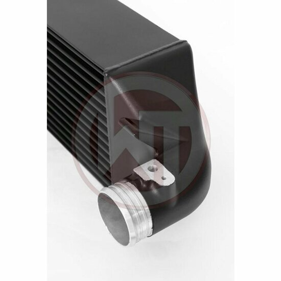 Klaar voor de overwinning: de krachtige intercooler van Wagner Tuning Competition voor uw Ford Focus Mk3. </br>Streef jij naar ultieme prestaties en onge&euml;venaarde vermogenswinst? Onze Competition high-performance intercooler is het antwoord dat u zoekt. 