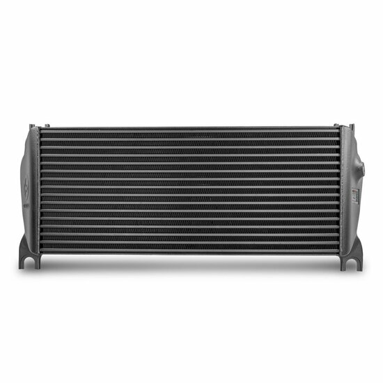 Ervaar een prestatieverbetering en verbeterde koeling met de Wagner Tuning Competition hoogwaardige intercooler voor de Ford Ranger. </br>Met een innovatieve Competition-intercoolerkern (Tube Fin) en indrukwekkende afmetingen van 660 mm x 282 [254] mm x 1