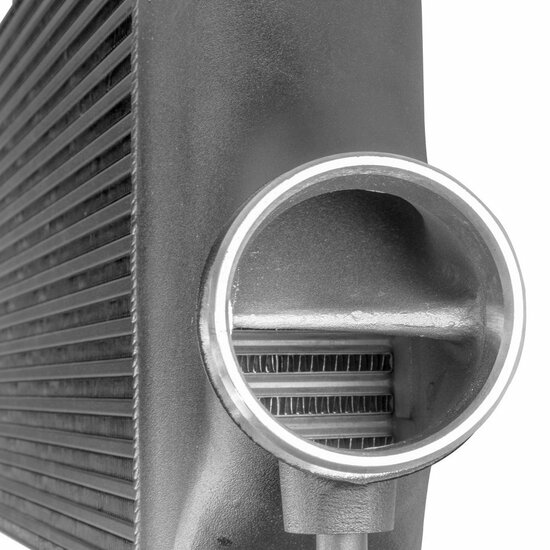 Breng het ware potentieel van uw Kia Stinger GT 3.3T-Gdi AWD (EU) tot leven met de COMPETITION CHARGE AIR COOLER KIT! </br>Klaar om de grenzen van uw Kia Stinger GT te verleggen? De hoogwaardige inlaatluchtkoeler van Wagner Tuning met zijn baanbrekende Co