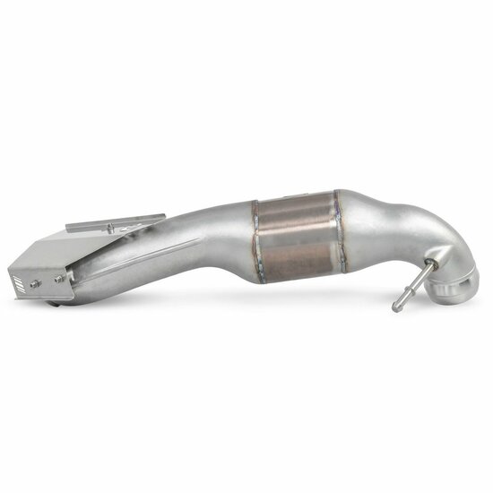 Revolutionaire downpipe-set voor Mercedes Benz W176 (CL)A 45 AMG: krachtig en betrouwbaar</br>Ontdek de ultieme prestatie-upgrade voor uw Mercedes Benz W176 (CL)A 45 AMG met onze state-of-the-art downpipe-kit. Ontwikkeld uit hoogwaardig gegoten roestvrij 