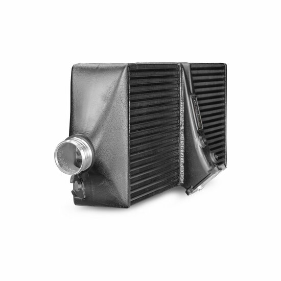 Breng een revolutie teweeg in de prestaties van uw voertuig met onze hoogwaardige intercoolers!</br>Bereid u voor op een upgrade die uw motor een boost zal geven. Onze hoogwaardige intercoolers stellen nieuwe normen op het gebied van vermogen en koelprest