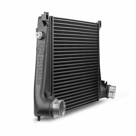Nu met T&Uuml;V-certificaat</span>Met onze Wagner Tuning Competition-intercooler bieden wij u de perfecte oplossing om het volledige potentieel van uw voertuig te benutten en een uitzonderlijke rijervaring te ervaren. Met indrukwekkende kernafmetingen van 620