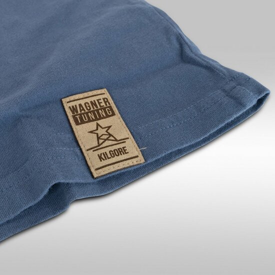 Wagner Tuning T-shirt LONGHORN-ARTWORK - blauwgrijs</br>Het Wagner Tuning T-shirt LONGHORN-ARTWORK in blauwgrijs is meer dan alleen een kledingstuk - het is een statement van individualiteit, stijl en exclusiviteit. Met zijn unieke design en hoogwaardige 
