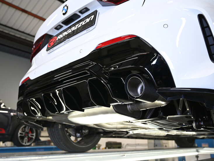 Roestvrijstalen einddemper vervanger links/rechts elk met ronde sport line black uitlaatpijp van 102 mm uitsluiting van de oem-klep de originele klepactuator moet van de uitlaat worden losgekoppeld met behulp van de meegeleverde emulator uitlaatpijpdiamet