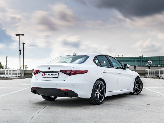 Metallic catalyst 300cpsi group N&nbsp;&nbsp;&nbsp; Oversized exhaust pipe diameter 76 mm Requires ECU remap&nbsp;