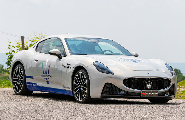 Stainless steel rear silencer left/right each with round Sport Line tail pipe 2x90 mm staggered&nbsp; with integrated valves.The valves are controlled by the OEM valve motor or through RAGAZZON Kit.