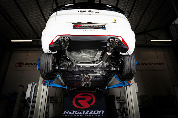 Einddemper van rvs links/rechts elk met ronde uitlaatpijp 2x80 mm verspringend geplaatst