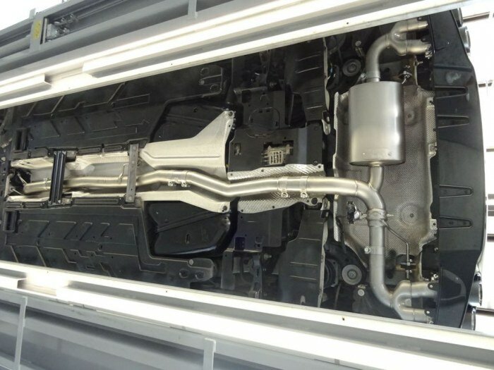 Einddemper van rvs voor originele esthetische uitlaatpijpen met ge&iuml;ntegreerde klep de klep wordt aangestuurd door de originele klepmotor extra grote uitlaatpijpdiameter 70 mm