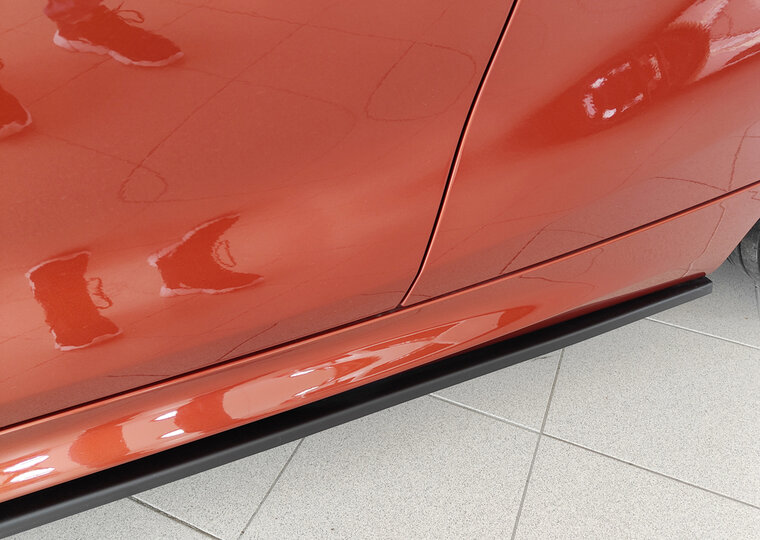 Rieger Tuning sideskirt aanpak Links BMW 1-serie F40