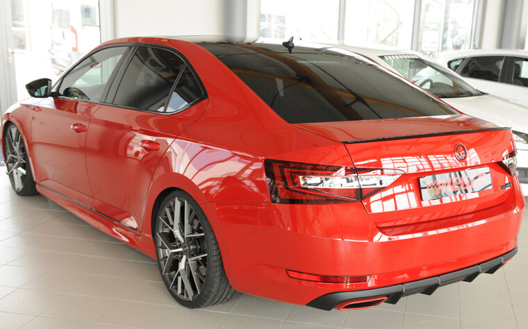 Rieger Tuning diffuser (voor originele elektrische trekhaak) Skoda Superb III 3T/3V