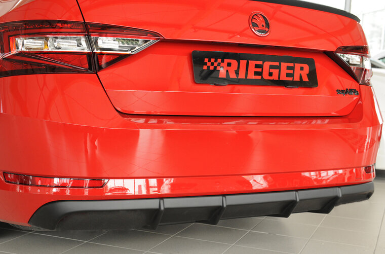 Rieger Tuning diffuser (voor originele elektrische trekhaak) Skoda Superb III 3T/3V