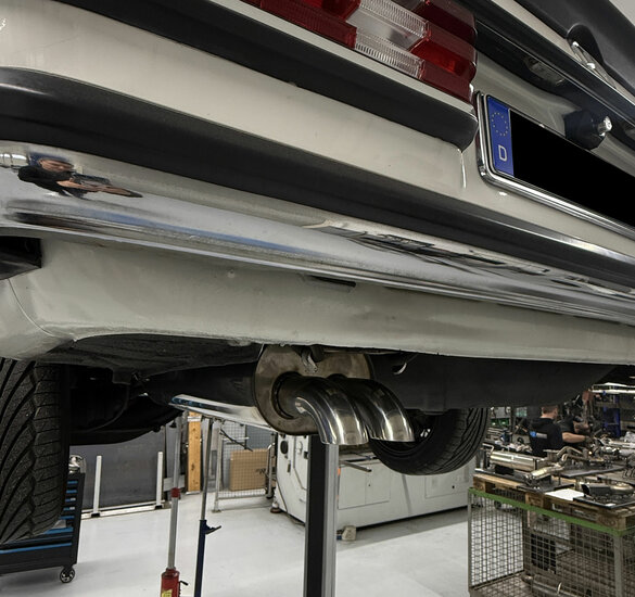 Fox Sportuitlaat Mercedes W123/S123 - complete uitlaatsysteem voor 6-cilindermotoren, bestaande uit achterdemper, middendemper en voordemper met spruitstukbuizen - 2x55 Type 26