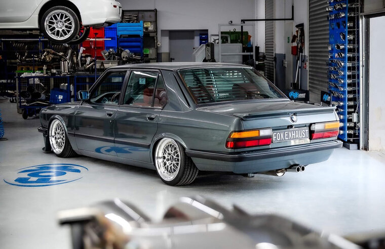 Fox Sportuitlaat BMW E28 518i achterdemper zonder katalysator - 2x63 Type 12