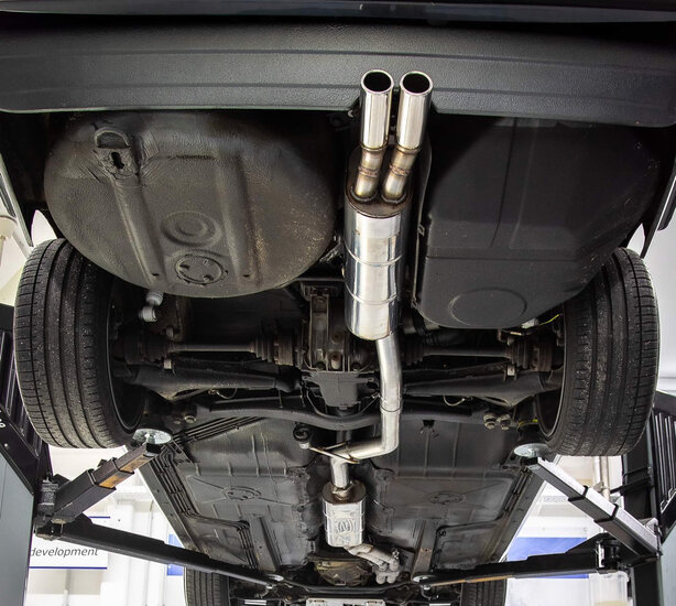 Fox Sportuitlaat BMW E28 520i zonder katalysator, voor- en achterdemper - 2x63 Type 12 (voordemper met stekkerverbinding)