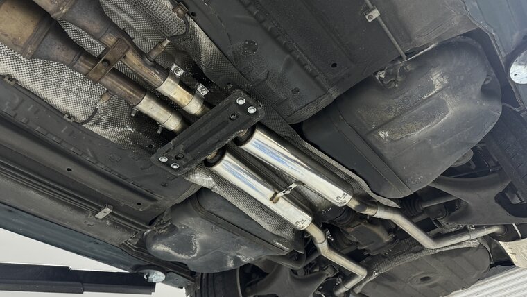 Fox Sportuitlaat BMW E38 735i 740i voordemper met rechte doorgang naar de katalysatoren (zie afbeeldingen)