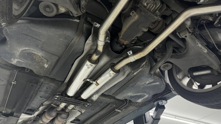Fox Sportuitlaat BMW E38 735i 740i voordemper met rechte doorgang naar de katalysatoren (zie afbeeldingen)