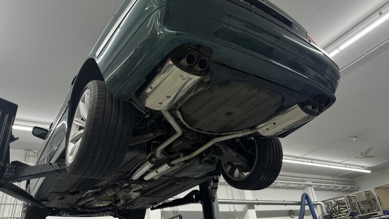 Fox Sportuitlaat BMW E38 730i/ 735i/ 740i Achterdemper rechts/links - 2x63 Type 28 rechts/links (buigt naar beneden achter de demper)
