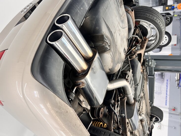 Fox Sportuitlaat Audi S4 B5 achterdemper - 2x88x74 type 32 met zijdelingse offset