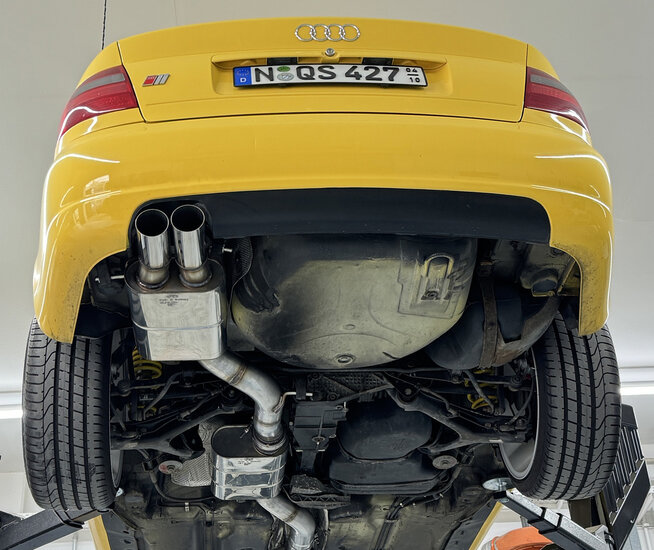 Fox Sportuitlaat Audi S4 B5 achter- en voordemper 90 mm - 2x80 type 10 zijdelings geplaatst