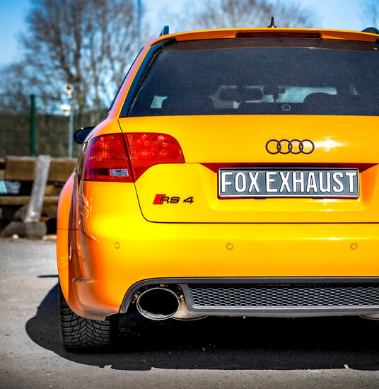 Fox Sportuitlaat Compleet uitlaatsysteem voor Audi RS4 B7 vanaf de katalysator, bestaande uit rechter/linker achterdemper, voordemper, X-pijp en katalysatorbuizen - 160x130 ovale uitlaatpijpen rechts/links inclusief vacu&uuml;mkleppen.