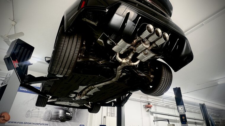 Fox Sportuitlaat Honda Civic 11 Type R - Racing 10dB+ Half Exhaust System 80mm vanaf OPF, bestaande uit 3 achterdempers met 1 uitlaatklep, 1 middendemper en 1 voordemper. Uitlaatpijpen 3x100mm Type 25