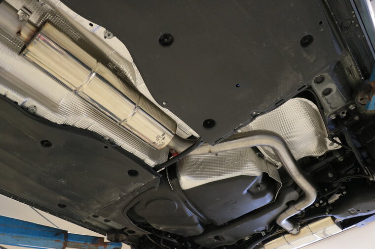 Fox Sportuitlaat Cupra Formentor 4x2 voordemper