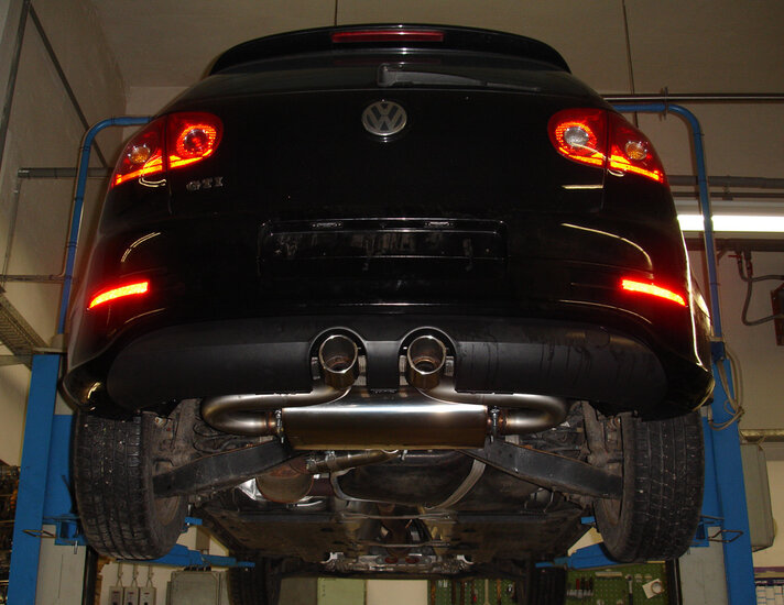 Fox Sportuitlaat VW Golf MK5 GTI/GTD + VW Golf MK5I GTI incl. Cabriolet Achterdemper, centrale uitlaat, R32-design - 2x90 Type 16 midden