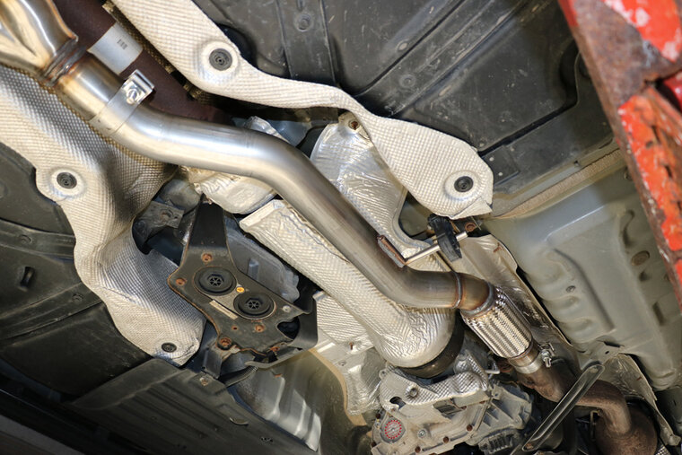 Fox Sportuitlaat Verbindingsbuis met flexibele stekker voor Jeep Grand Cherokee WKI/WKII