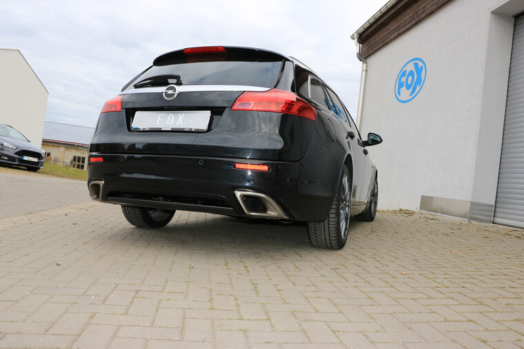 Fox Sportuitlaat Opel Insignia A - OPC Sports Tourer Racing Half Exhaust System, bestaande uit een linker/rechter achterdemper, uitlaatpijpen die uitkomen in de originele openingen en een voordemper.