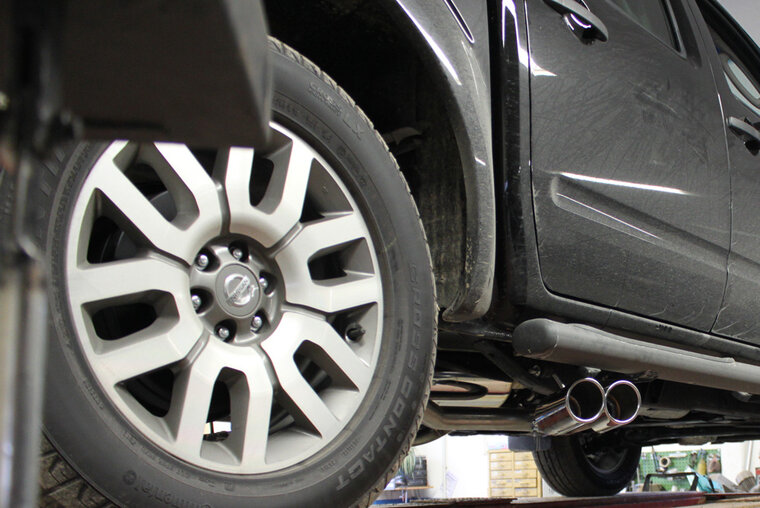 Fox Sportuitlaat Nissan Navara D40 - 2.5l dCi Achterdemper zijpijp, uitgang rechts en links op het voertuig - 2x90 Type 16 rechts/links