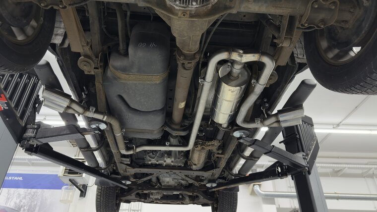 Fox Sportuitlaat Nissan Navara D40 - 2.5l dCi Achterdemper zijpijp, uitgang rechts en links op het voertuig - 2x90 Type 16 rechts/links